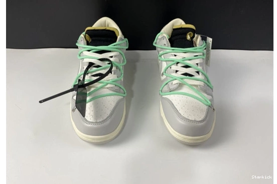 DM1602-114 4 Dunk Nike Low O-W Lot 0721